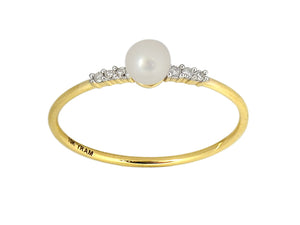 Pearl Ring with Side Diamonds